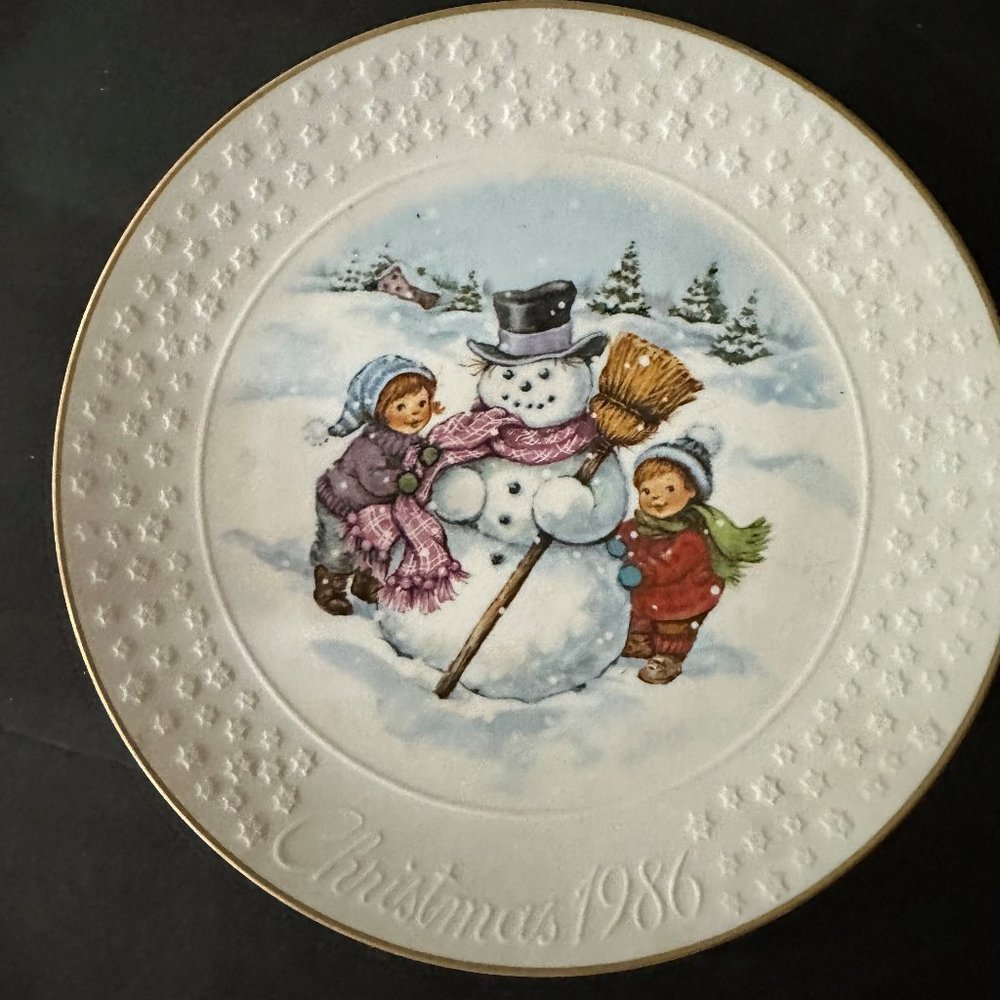 1986 Avon Christmas  Plate